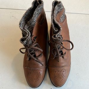 Sterns Leather ankle boots size 9